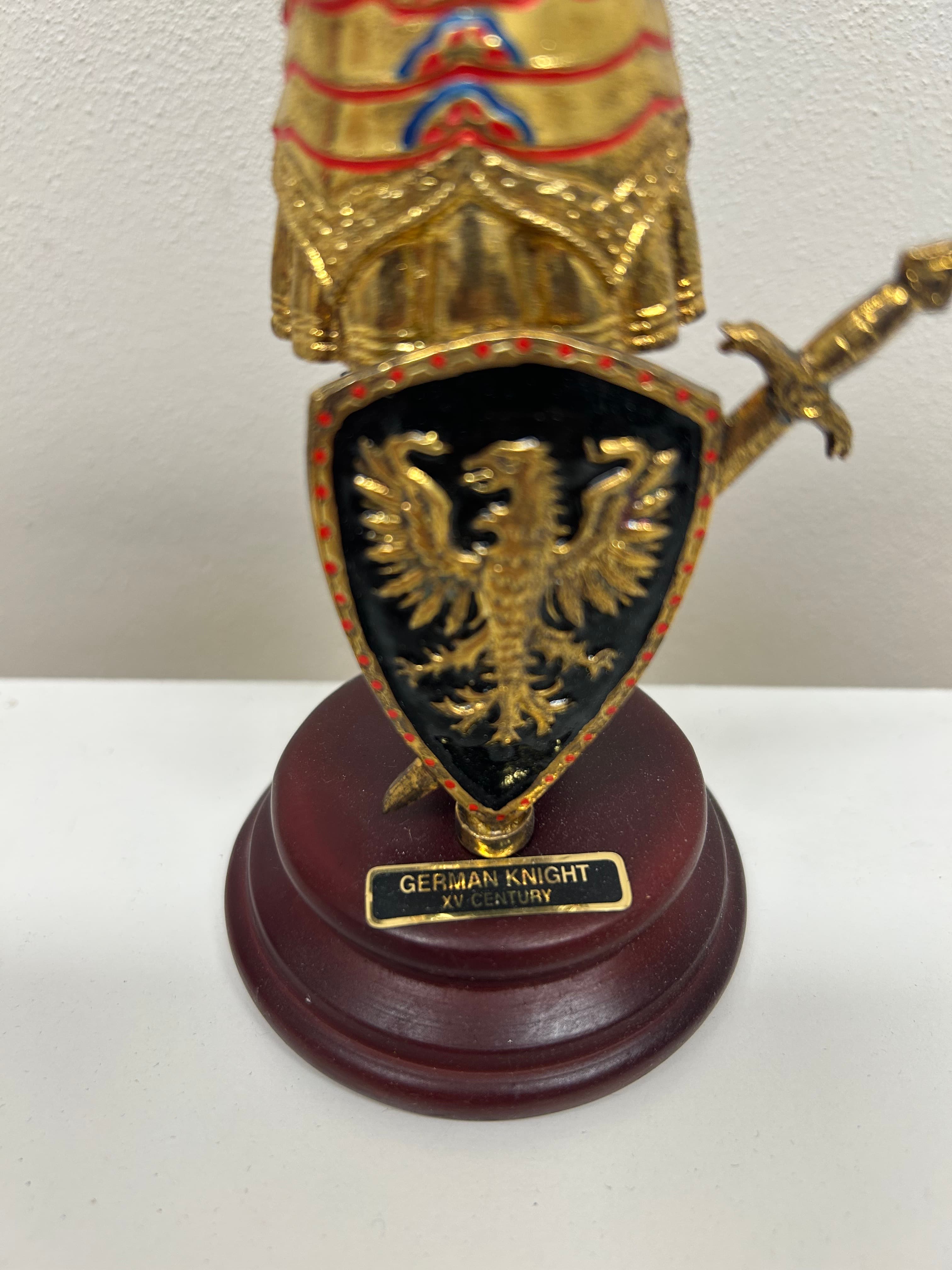 Německý rytíř XV. století — pozlacená figurka 2