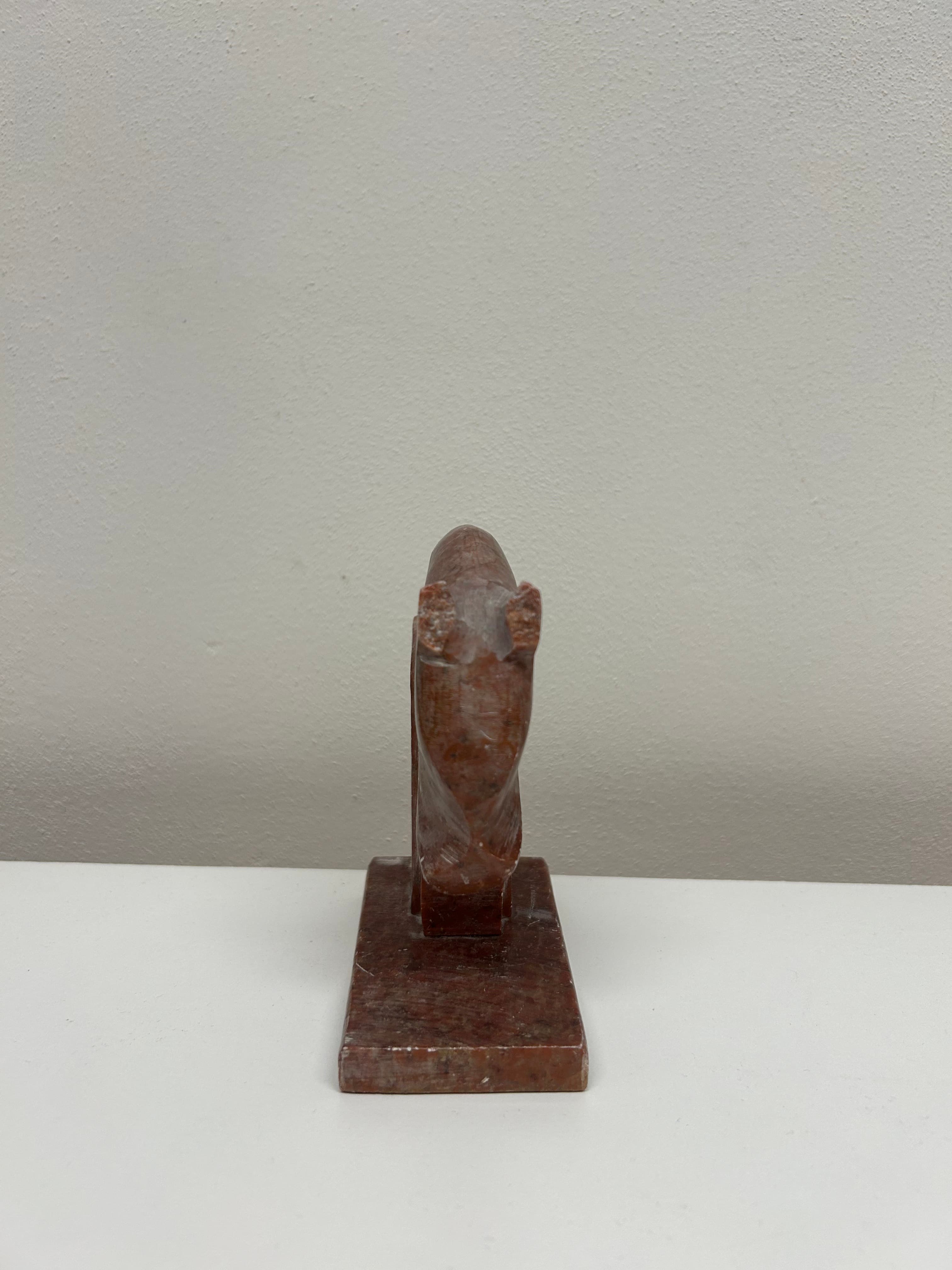 Zarážka na knihy — koňská hlava, kámen 2