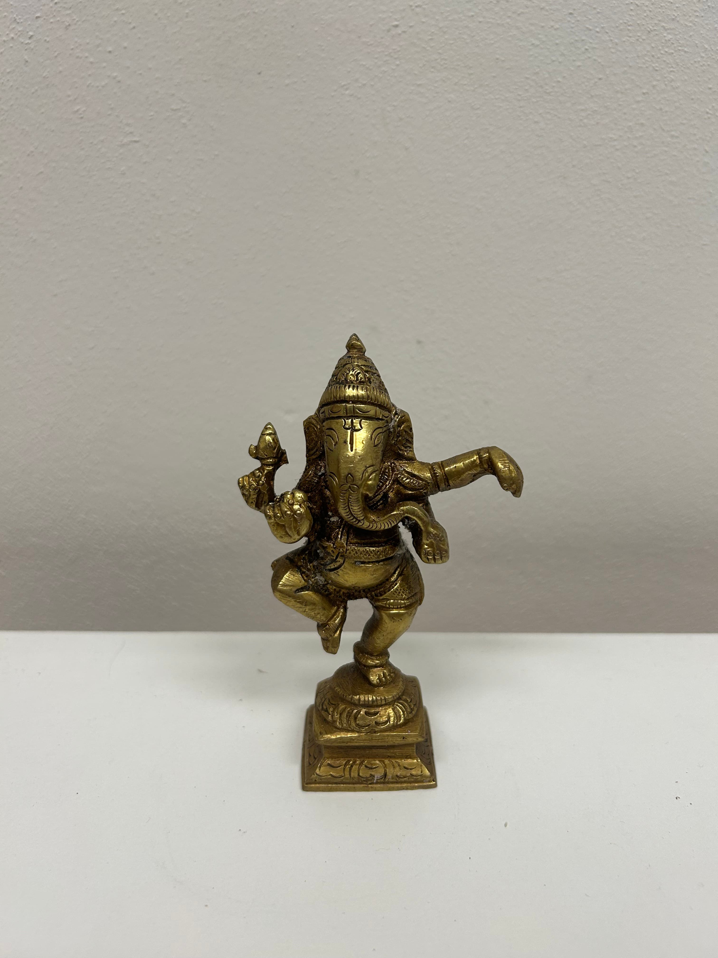 Tančící Ganesha — mosazná soška