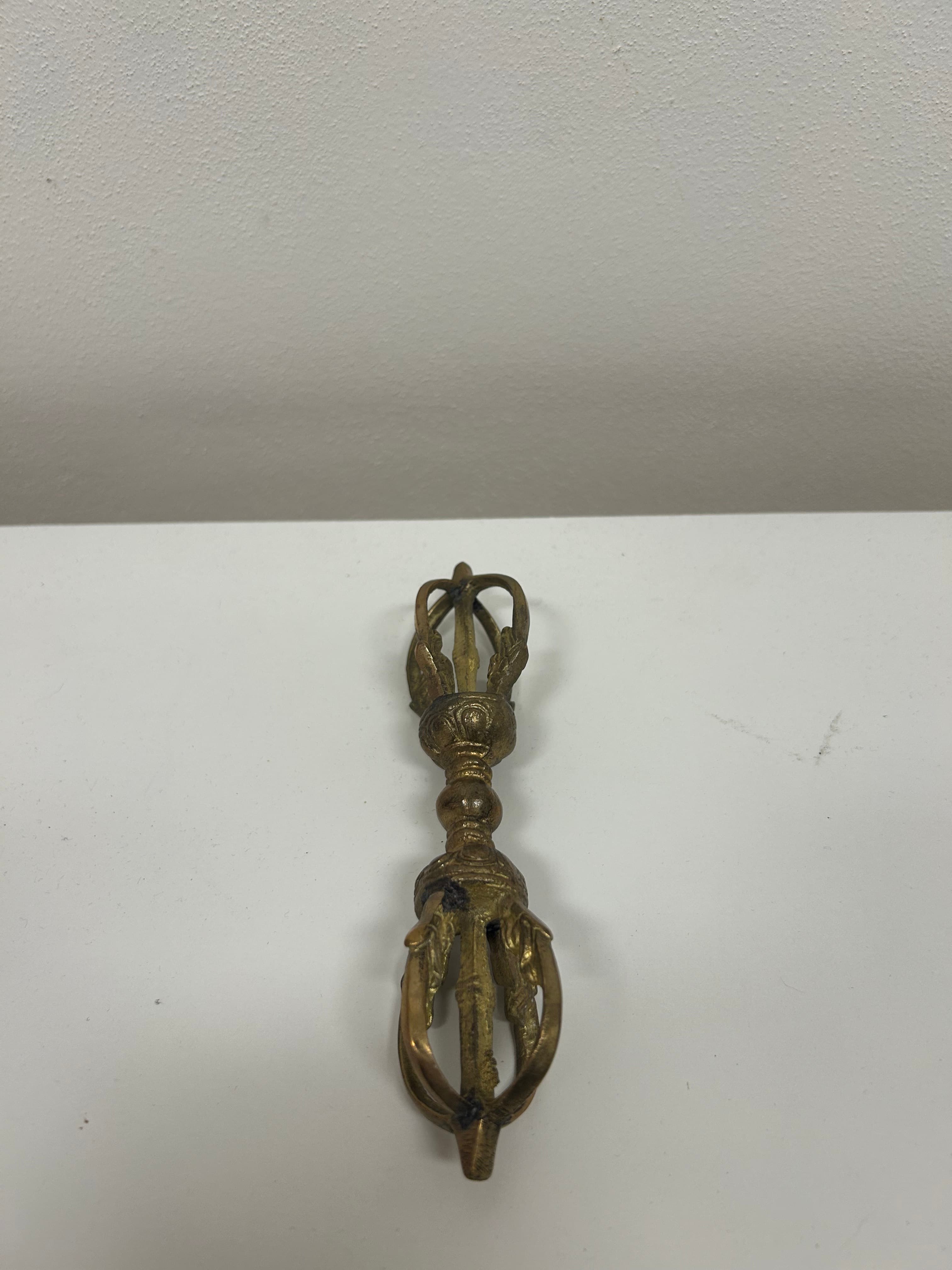 Tibetský dorje (vadžra) — mosaz