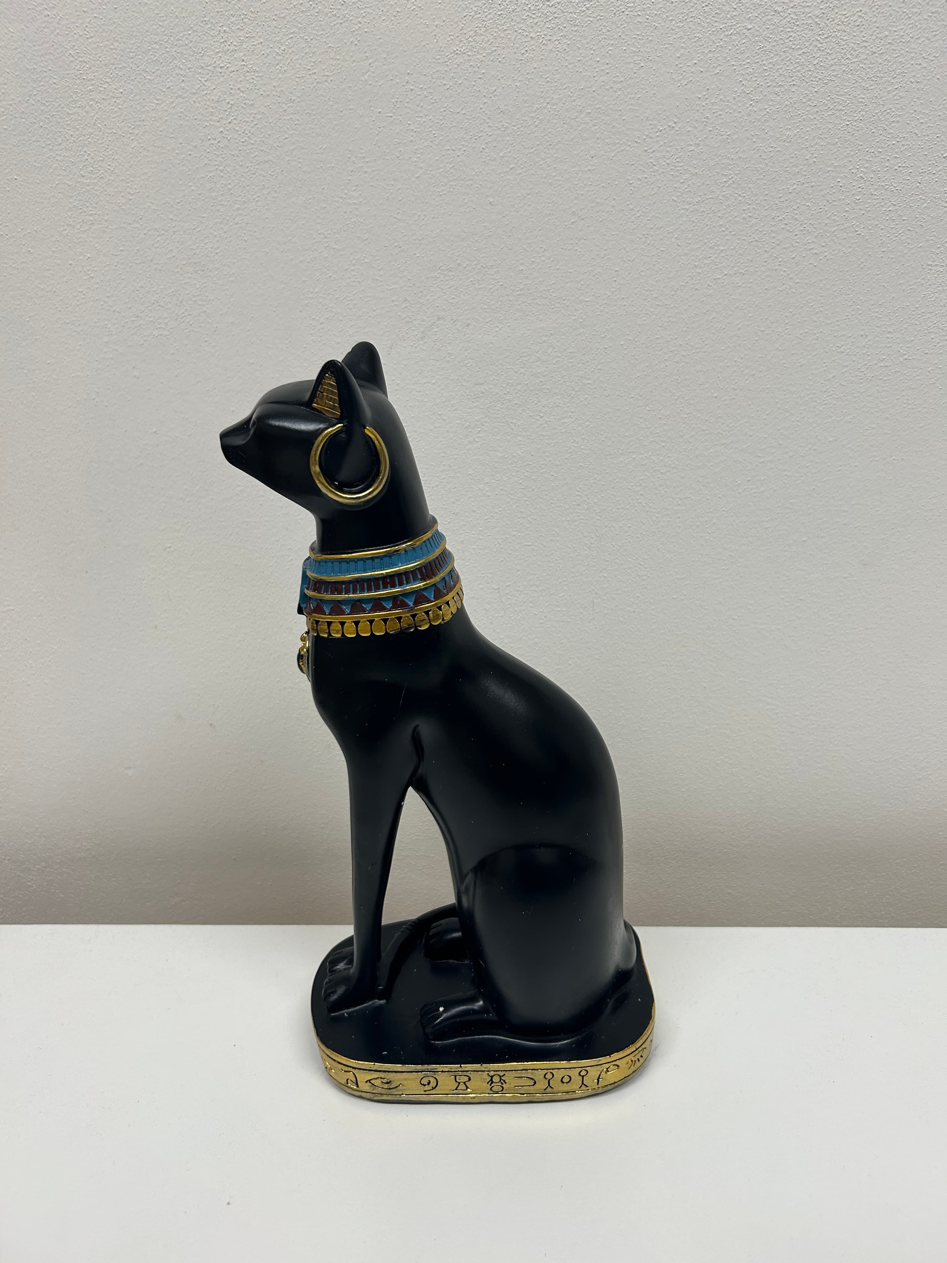 Egyptská bohyně Bastet — černá kočka 2