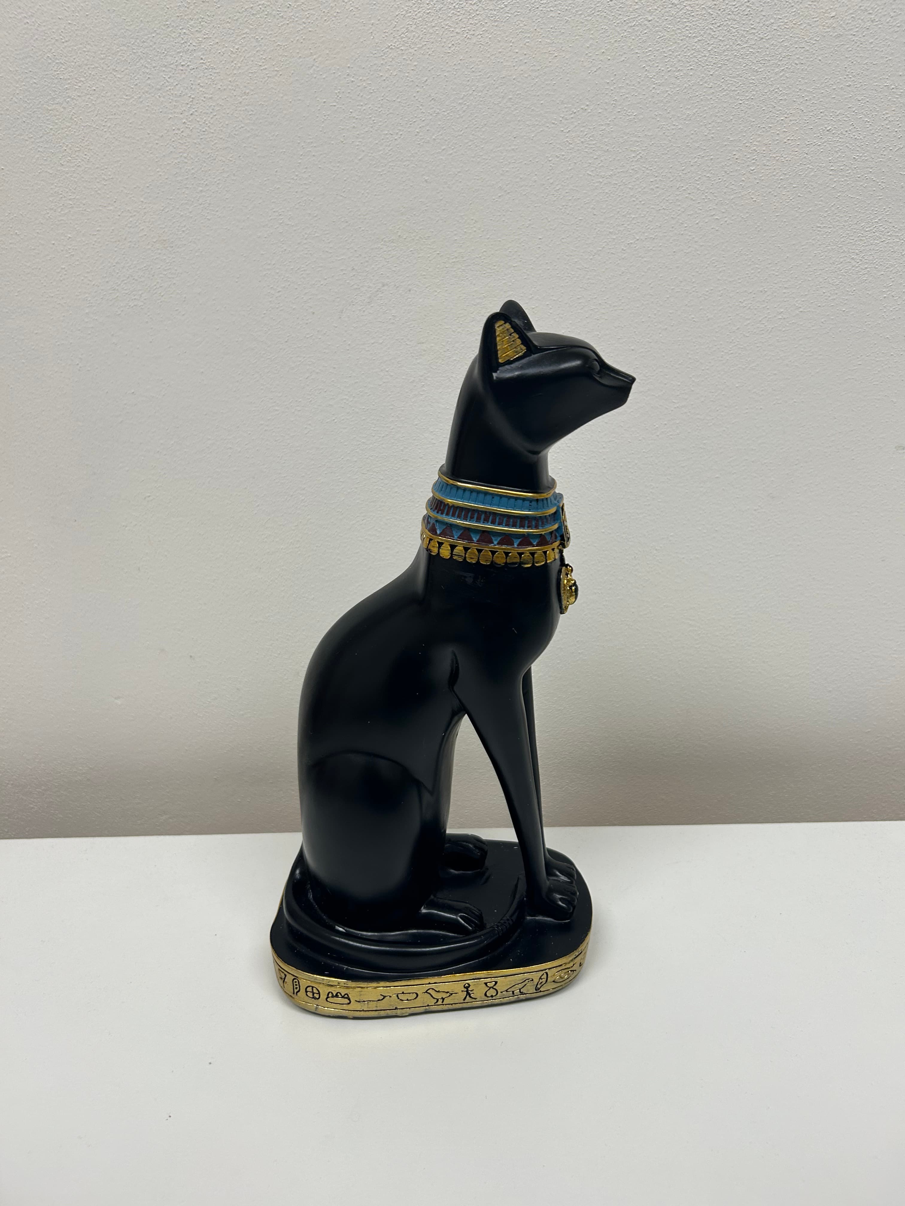 Egyptská bohyně Bastet — černá kočka 4