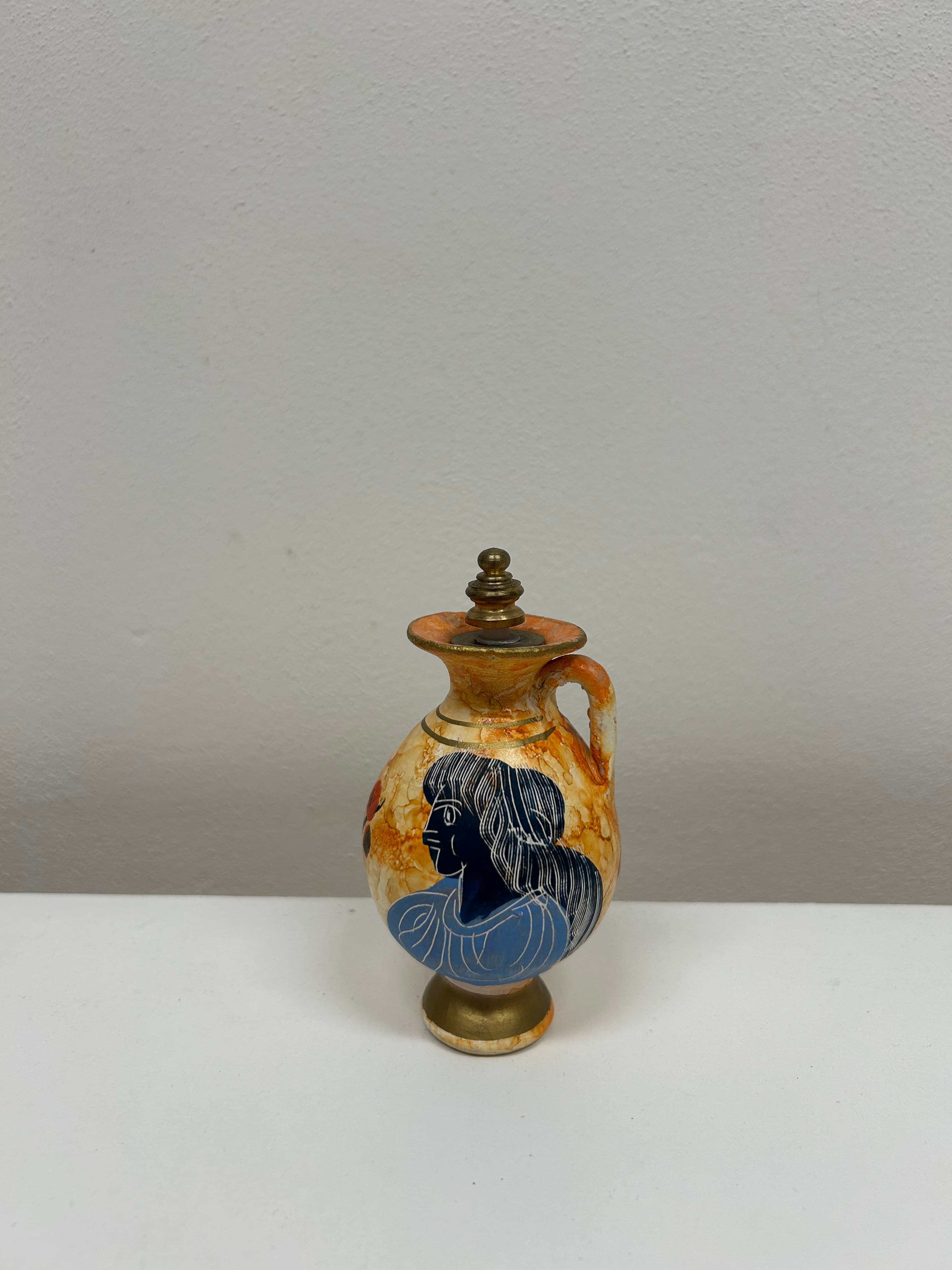 Řecká keramická amfora s víčkem